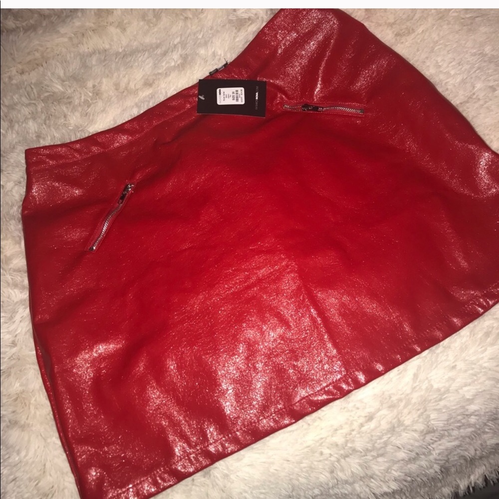 Fashion nova red skirt